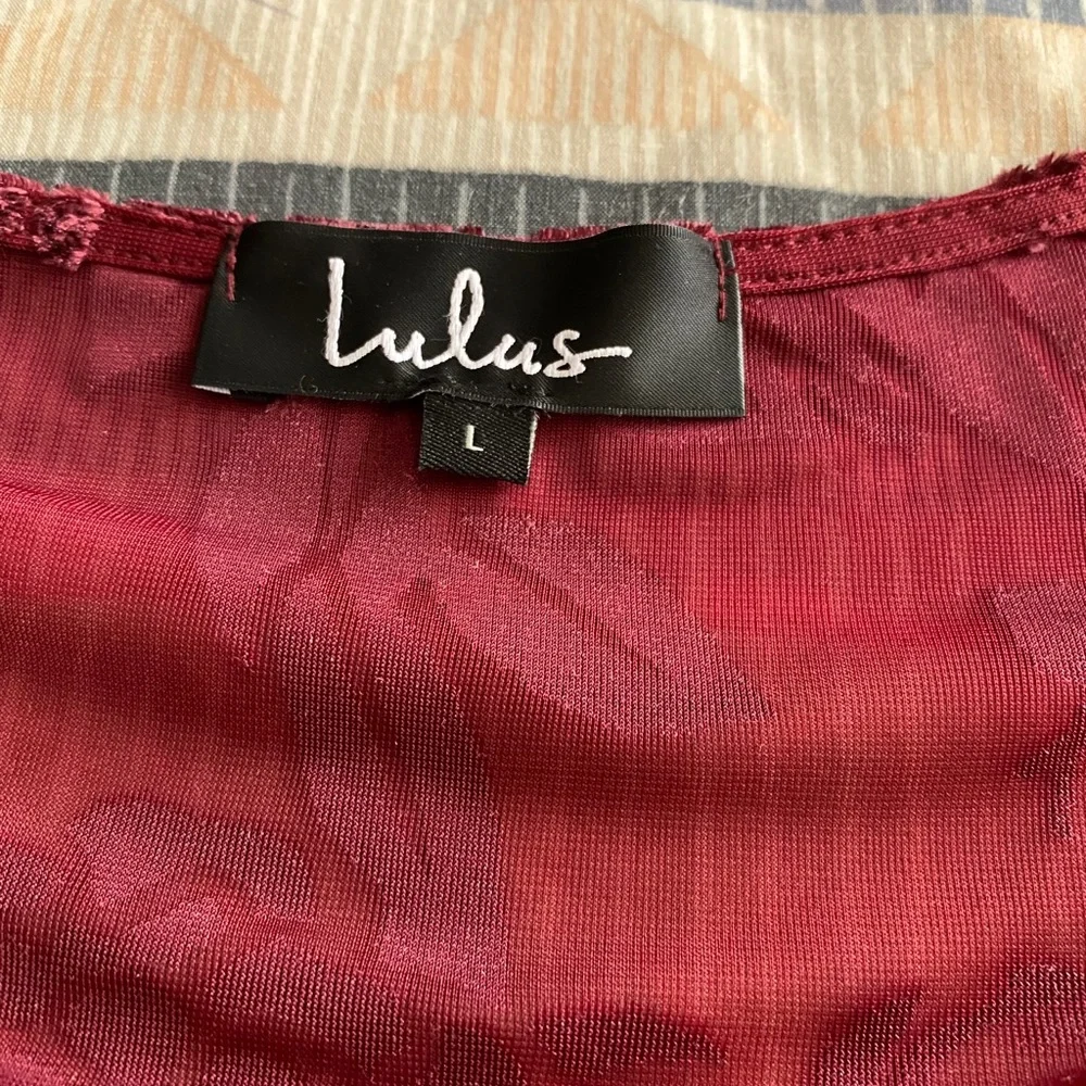 Lulu’s burgundy burnout velvet bodysuit - Picture 2 of 4